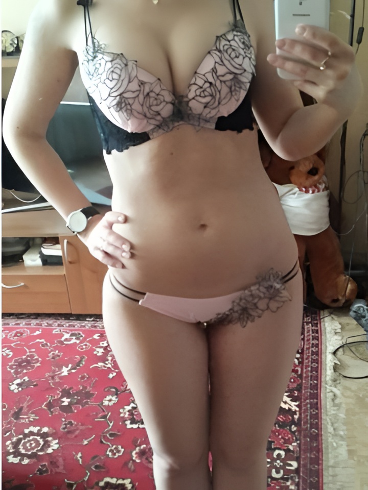 Софи привлекательная девушка из Большой камень цена от 1500 руб