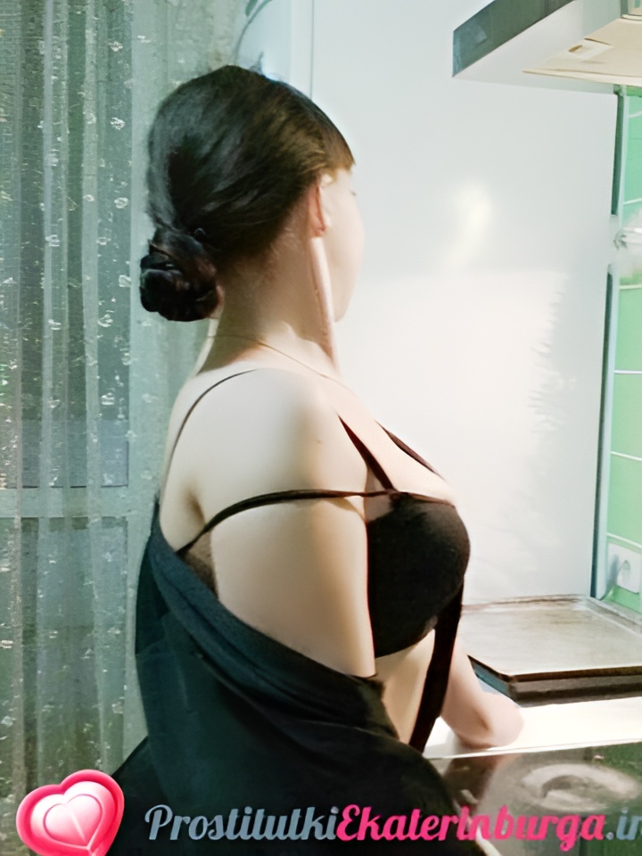 Услада привлекательная девушка из Большой камень цена от 5000 руб