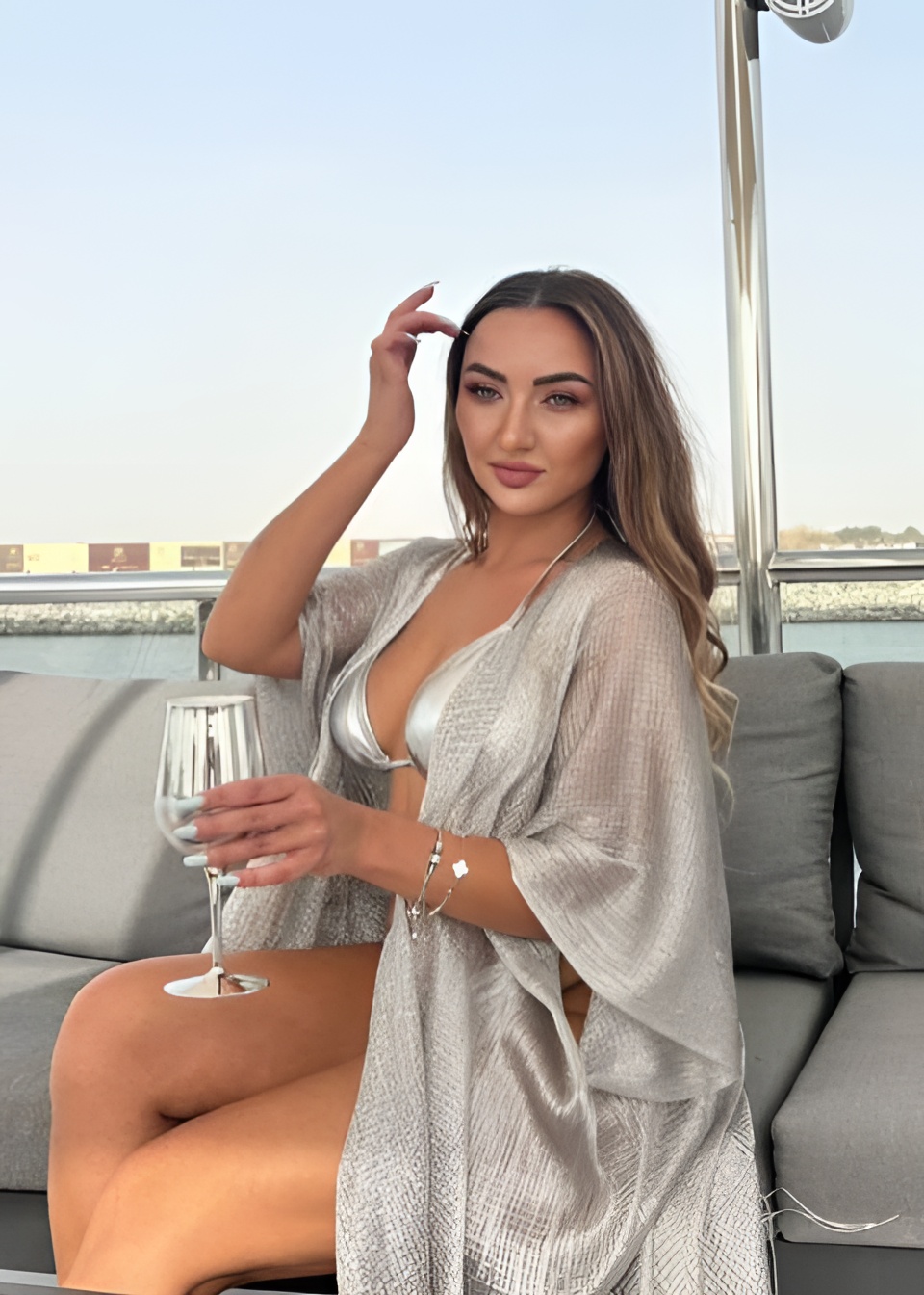 Лолита привлекательная девушка из Большой камень цена от 18000 руб