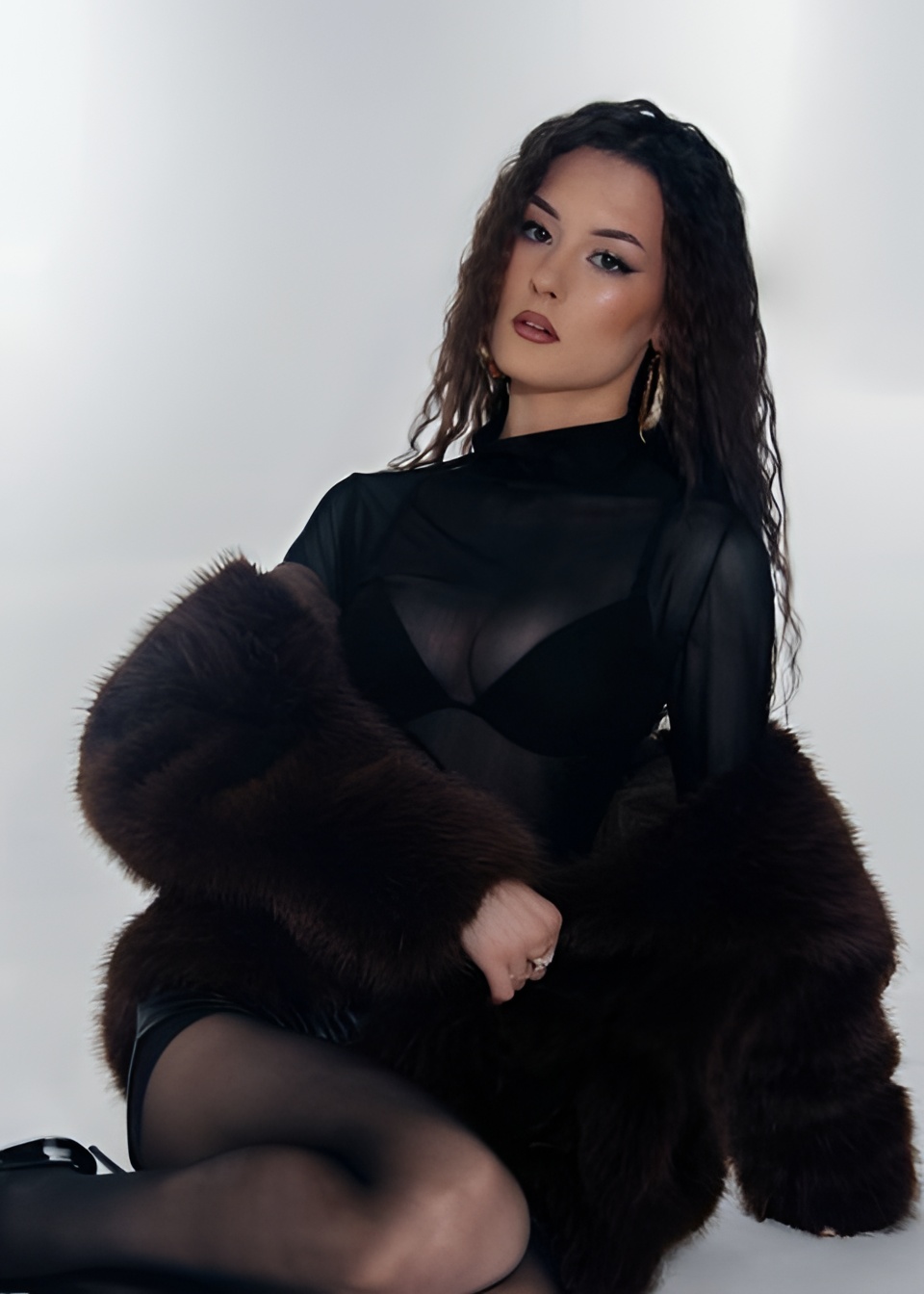 Юля привлекательная девушка из Большой камень цена от 6000 руб